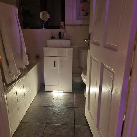 Spacious House City Skyline And Mountain Views Close Too Belfast Centre And Airports Free Parking Exterior foto