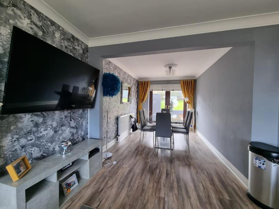 Spacious House City Skyline And Mountain Views Close Too Belfast Centre And Airports Free Parking Exterior foto