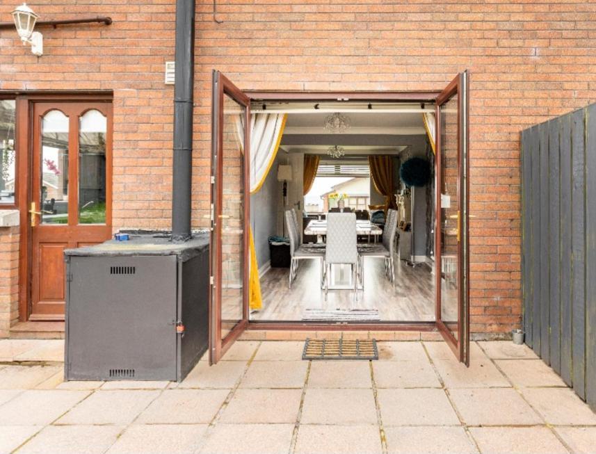 Spacious House City Skyline And Mountain Views Close Too Belfast Centre And Airports Free Parking Exterior foto
